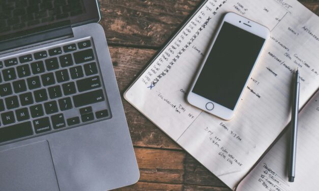 Project Tracker for Freelancers in Notion: The Ultimate Guide (2025)