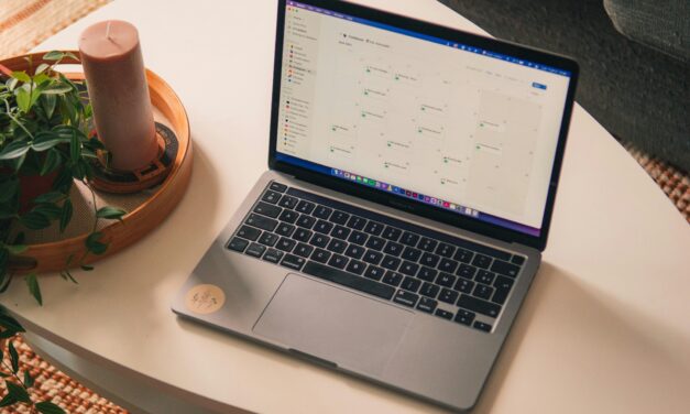Project Tracker for Freelancers in Notion: The Ultimate Guide (2025)